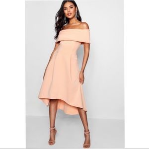 🧡 BRAND NEW Boohoo OffShoulder Peach Skater Dress